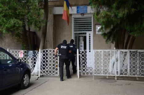 Scandal în Poliţia Bihor: Un ofiţer a fost reţinut fiindcă ar fi cerut sex şi şpagă în numele unor judecători